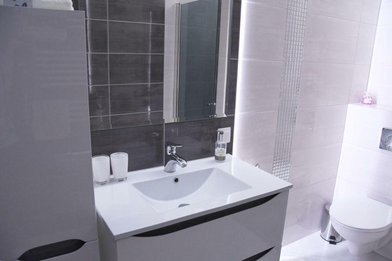 Apartament Wilga Park Krakow Bagian luar foto